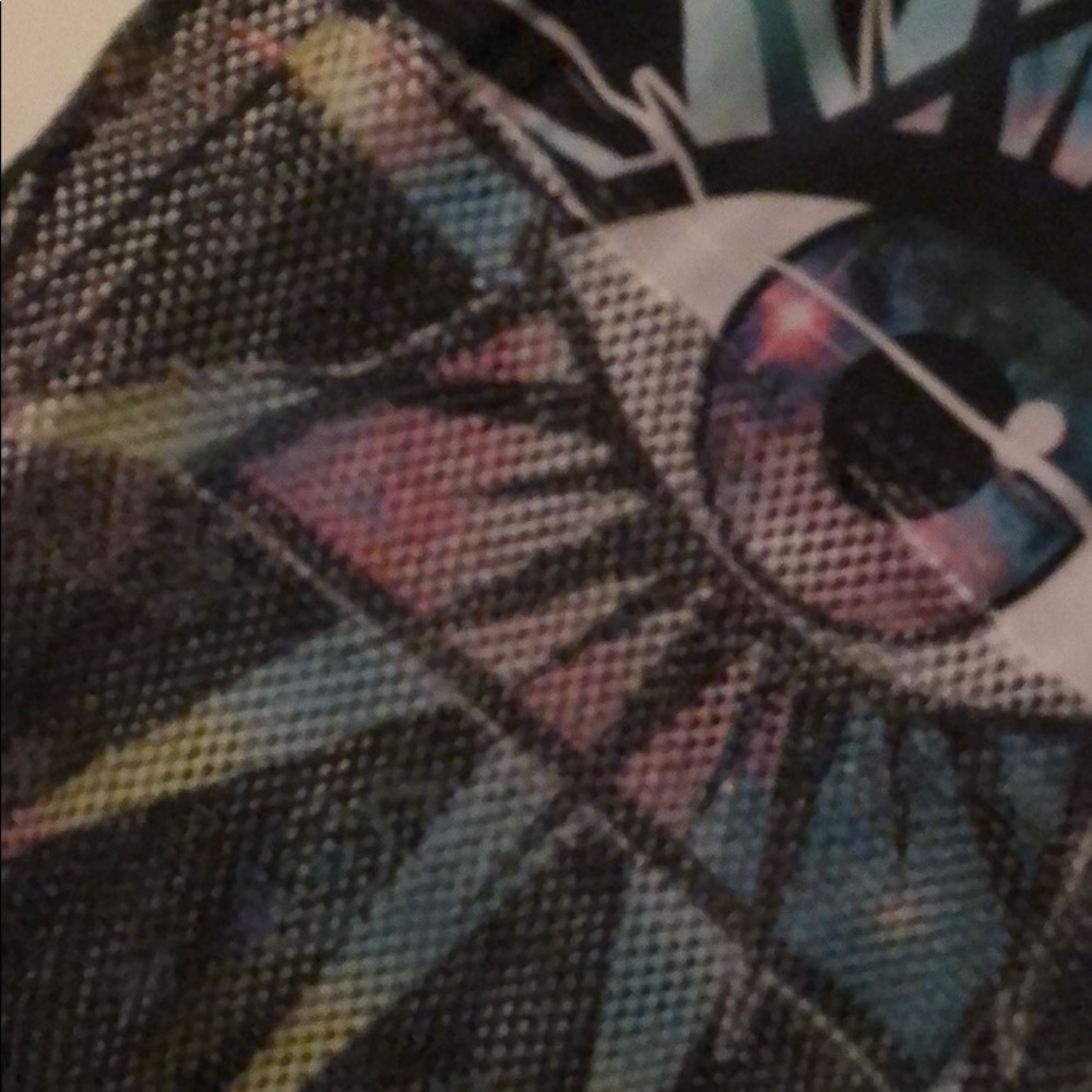 Fishnet croptop - Picture 2 of 2